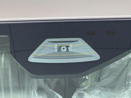 【スズキ　セーフティサポート】走行中に前方の車両等を認識し、衝突しそうな時は警報とブレーキで衝突回避と被害軽減をアシスト。より安全にドライブをお楽しみいただけます。