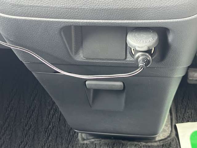 ブレーキやバッテリーなどの各種消耗品で当社基準に満たない物は交換しております。購入後のメンテナンスも中国運局長指定工場の当社へお任せください。