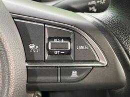 【レーダークルーズコントロール】高速道路での長距離走行が楽に！！自動で速度を保つクルーズコントロールが、衝突軽減システムと連携し、前方の車両を感知して車間を保つように速度調節してくれます！！