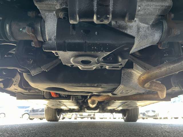 自社陸運局認証工場＆指定工場完備！国家資格車検検査員資格を持った整備士による整備。ステレオ・エアコン等走行に関係の無い所も不具合箇所が有れば修理してご納車致します☆