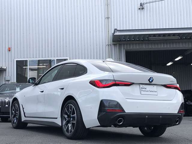 BMW Premium Selection保証では、ご購入後2年間に渡り走行距離無制限で、エンジン・ブレーキ・ミッション等のメイン部分に関しまして、万が一修理・整備が必要になりました際に部品・工賃無料にて対応いたします。