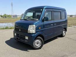 車両の品質管理は室内展示場を完備しておりますので、品質を保った状態の車両をご覧いただけます。
