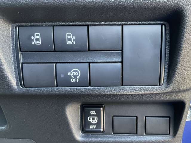 【両側電動スライドドア】ボタンを押すだけでスライドドアが開け閉めでできます♪運転席からもスライドドアの開閉ができます！