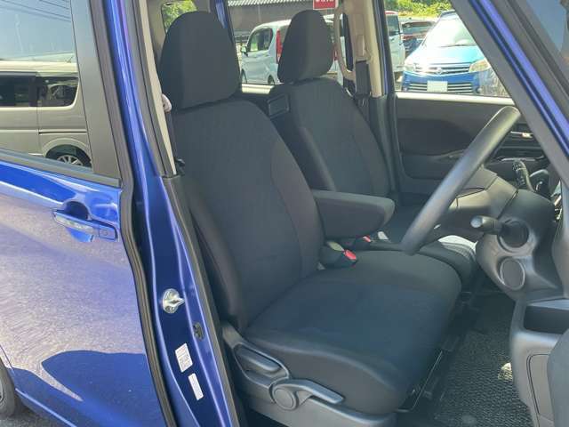 【運転席】実際に座ってご確認ください♪乗り心地も視界も良好です☆