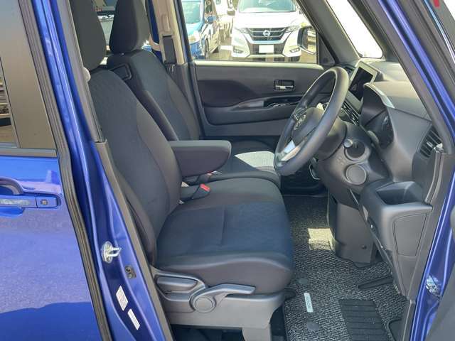 【運転席】実際に座ってご確認ください♪乗り心地も視界も良好です☆