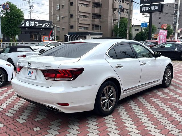 ☆全国のネクステージからお取り寄せが可能※！遠方の店舗に展示してあるクルマが気になる場合も、最寄りの店舗でご覧いただくことが可能です！是非私たちに要望をお聞かせください！※別途費用