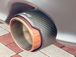 【ブリッツ製マフラー】純正にはない個性あふれる「後ろ姿」を演出するブリッツマフラー付き！ビジュアル・サウンド共にこだわりの一台に仕上がっております♪