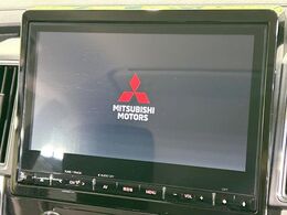 【10インチメーカー純正ナビ】インテリアに溶け込むスタイリッシュな「専用設計」メーカーナビを装備♪視認性や操作性など基本性能にも優れ、より上質なカーライフをお楽しみいただけます。