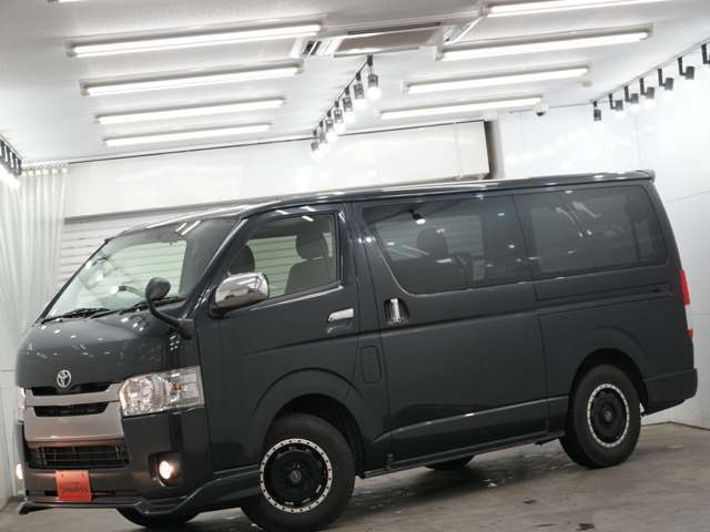 ●お客様に満足して頂けるよう専任スタッフが1台1台真心込めてピカピカに磨き上げて御納車致します。
