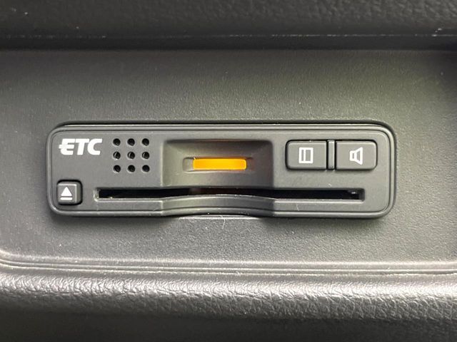 【ETC】高速道路の料金所をストレスなく通過！話題のスポットやサービスエリアに多い「スマートIC」利用時は必須のアイテムです。当店でセットアップを実施、ご納車当日からすぐにご利用いただけます！