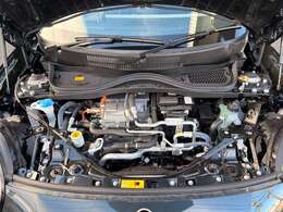 弊社元デモカー・エンジンルームも非常に綺麗な状態です。