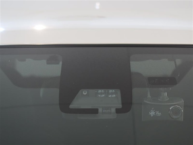 サポカーは、高齢運転者を含めたすべてのドライバーによる交通事故の発生防止・被害軽減対策の一環として、国が推奨する新しい自動車安全コンセプトです。詳しくは販売店スタッフまでおたずねください。