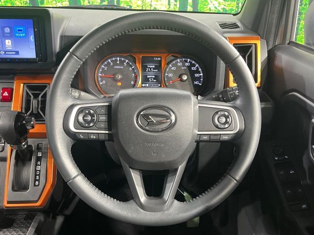 【純正革巻きステアリング】上質な革を使用することで、手にしっかり馴染みとても運転しやすいハンドルです♪