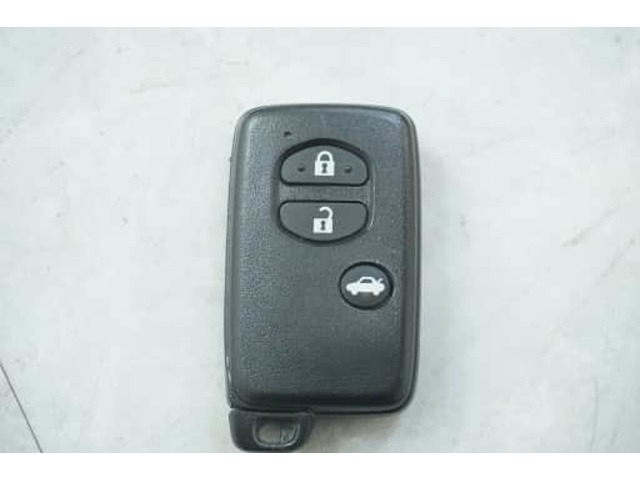 ★総在庫数500台以上！他店舗の車両も当店にてご購入出来ます！高級セダンや室内広々のミニバンまで多くの車種を取り揃えております。