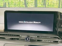 【メーカー純正12.3ナビ】インテリアに溶け込むスタイリッシュな「専用設計」メーカーナビを装備♪視認性や操作性など基本性能にも優れ、より上質なカーライフをお楽しみいただけます。