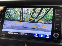 【バックカメラ】駐車時に後方がリアルタイム映像で確認できます。大型商業施設や立体駐車場での駐車時や、夜間のバック時に大活躍！運転スキルに関わらず、今や必須となった装備のひとつです！