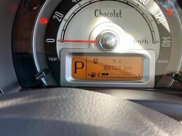 液晶インフォメーションディスプレイ装備！シフトレバーの位置表示や走行距離表示など表示可能です！