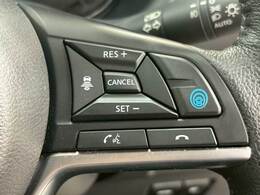 【プロパイロット】日産の革新的かつ安心して使用できる高速道路での単一車線での運転支援技術です。