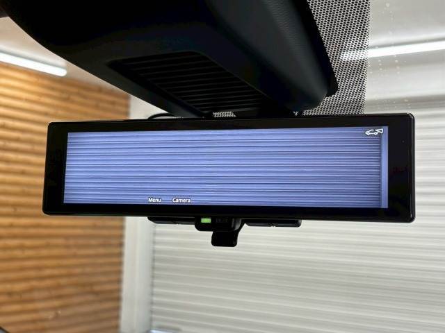 【デジタルインナーミラー】荷室や後席に遮られず、後方確認が可能。さらに走行中の前後方カメラ映像を録画も可能です。
