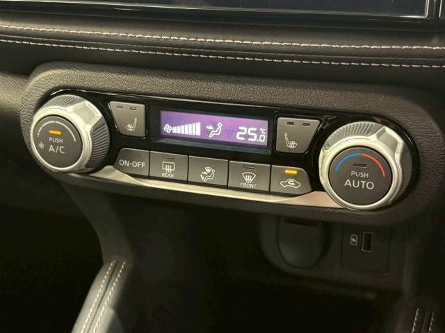 【オートエアコン】車内温度をセンサーが感知してご希望の車内温度になるよう、風量も自動で調整してくれます☆