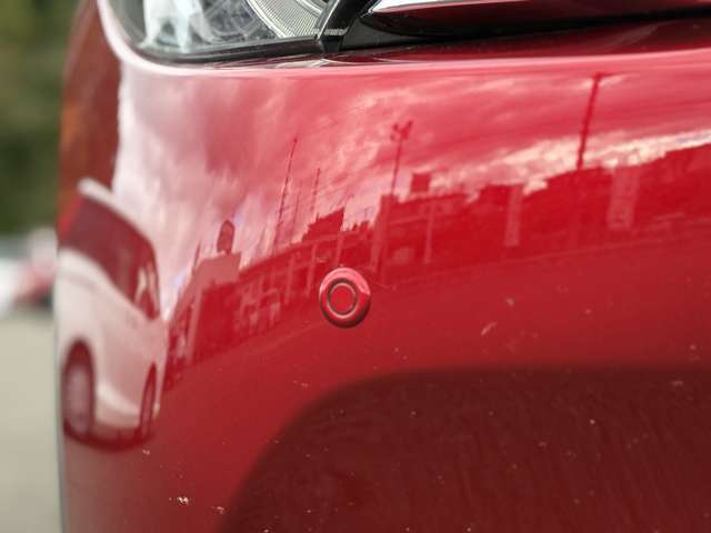 「コーナーセンサー」　車の周りにぶつかりそうなものがあると知らせてくれます！