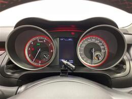 【スピードメーター】メーターがシンプルで見やすく運転しやすいですね！