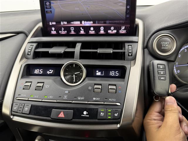 【運転席操作部】快適なドライブを楽しむための機能が装備されています！運転席から触れるので、使いやすいです！除菌プランいれていただくと、さらに清潔で安心していただけます！