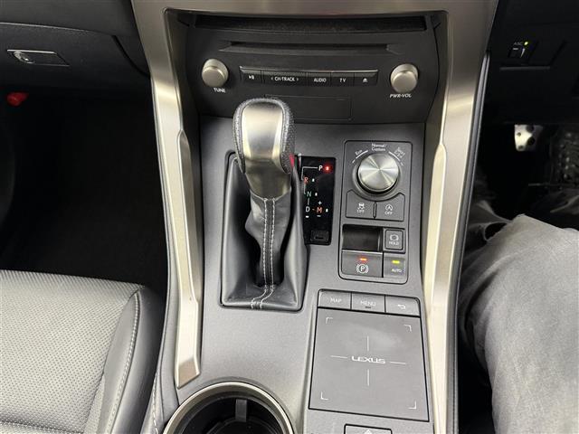 【運転席操作部】快適なドライブを楽しむための機能が装備されています！運転席から触れるので、使いやすいです！除菌プランいれていただくと、さらに清潔で安心していただけます！