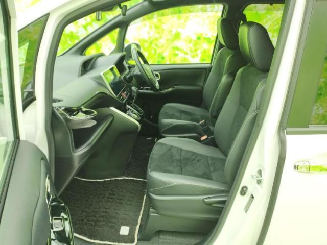 WECARSでは各商談席に大型モニターをご用意しております！見やすい大画面でゆったりと全国の在庫をご覧いただけます！是非ご来店お待ちしております！