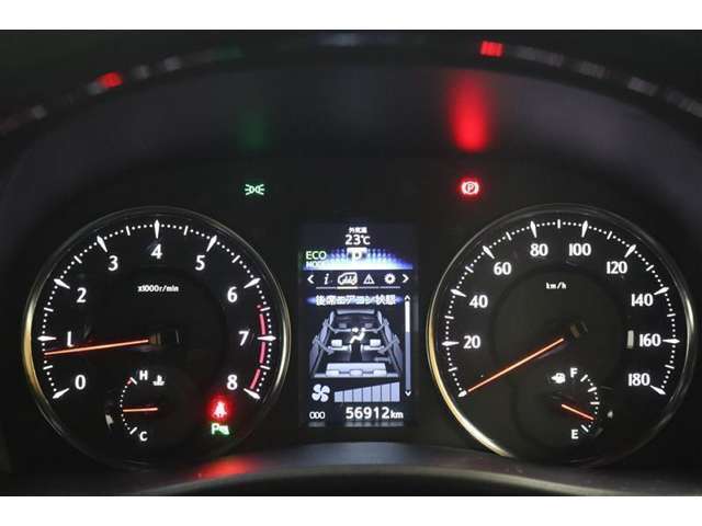 マルチインフォメーションディスプレイ付きのメーターです！エコ運転へ導く多彩な情報を表示してくれます。