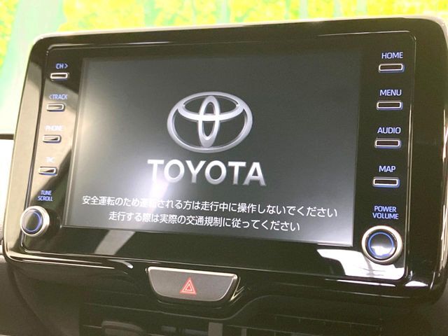 【8インチ　ディスプレイオーディオ】大画面のディスプレイはAppleCarPlayやAndroidAutoが利用可能。大きな画面でスマホナビアプリ等が利用いただけます♪