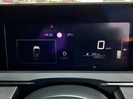 優れた視認性とデザイン性を兼ね備えたメーターです。瞬間燃費・平均燃費表示とともに燃費を意識した丁寧な走りをサポートします♪