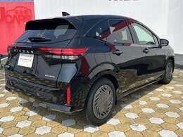 “自ら発電する電気自動車”。モータードライブの楽しさと燃費性能の両立を実現しました。