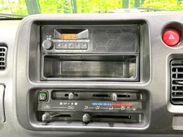 寒い冬も暑い夏も全席に快適な空調を届けてくれる、ダイヤル式エアコンを装備♪