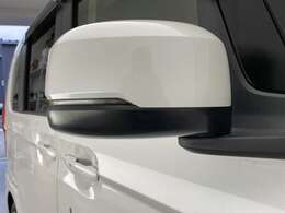 【ドアミラー】大きくて見やすいので、後方を見るときも安心です！