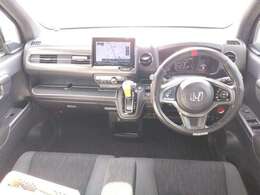 毎回座るフロントシート。運転席は使用する部分ですので、座り心地が重要です！