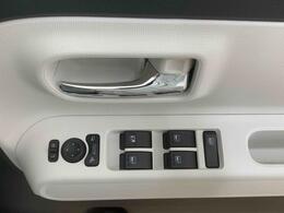 当店では車両本体価格以外に、諸費用を含めた支払総額も表示しておりますので、お客様の予算にピッタリのおクルマお選びができます。コーティングやJAFをセットにしたオトクな購入パックも好評です。