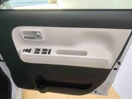 当店ではダイハツ認定U-CARをはじめ、お手頃価格のお車や、オトクなナビ付き車、オプション充実の高年式車をはじめ、ダイハツ車以外も豊富にラインナップしております。