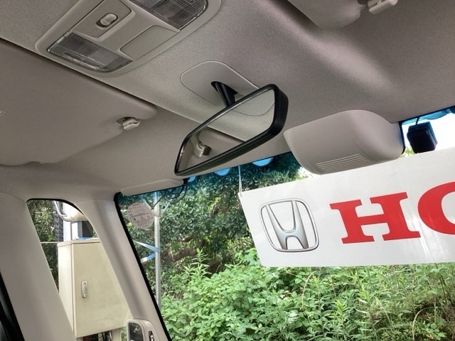 Hondaセンシング搭載！ミリ波レーダーと単眼カメラで、クルマの前方の状況を認識。ブレーキやステアリングの制御技術と協調し、安心・快適な運転や事故回避を支援する先進のシステムです！