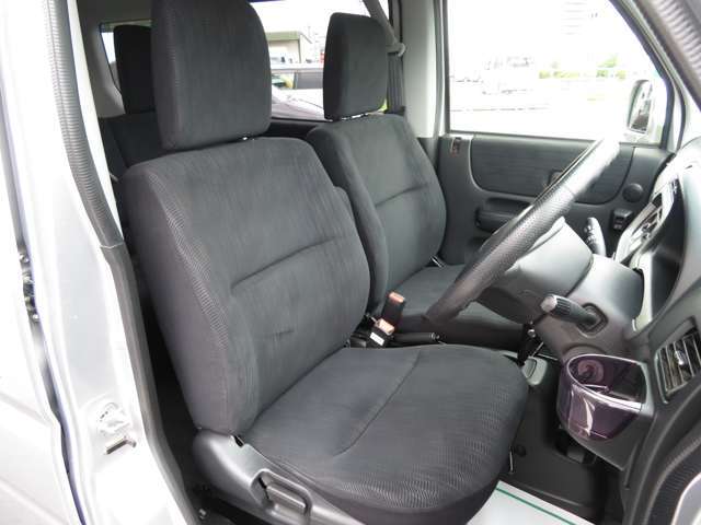 使用感のないきれいな運転席シートです！