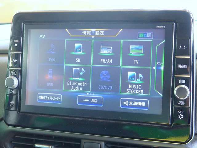 純正SDナビ、フルセグTV付き、Bluetoothオーディオ・DVDビデオも再生可能です！ナビ付き条件でお探しの方は必見です！