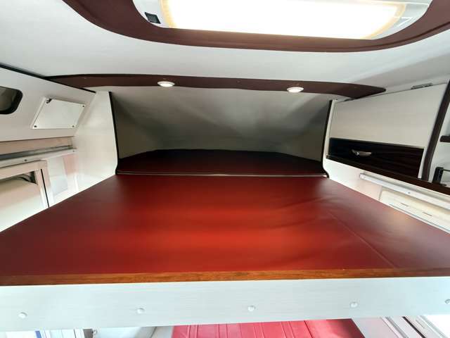 バンクベッドも広々快適！寸法は190cm×170～135cmとなっております！