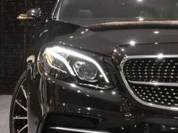 エクスクルーシブパッケージ・レーダーセーフティーパッケージ（ブラインドスポットアシスト・ディスタンスパイロットディストロニック・レーンキーピングアシスト）