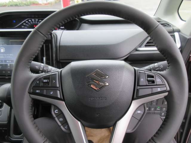 （本革巻きステアリング）（アダクティブクルーズコントロール/停止保持機能付き）