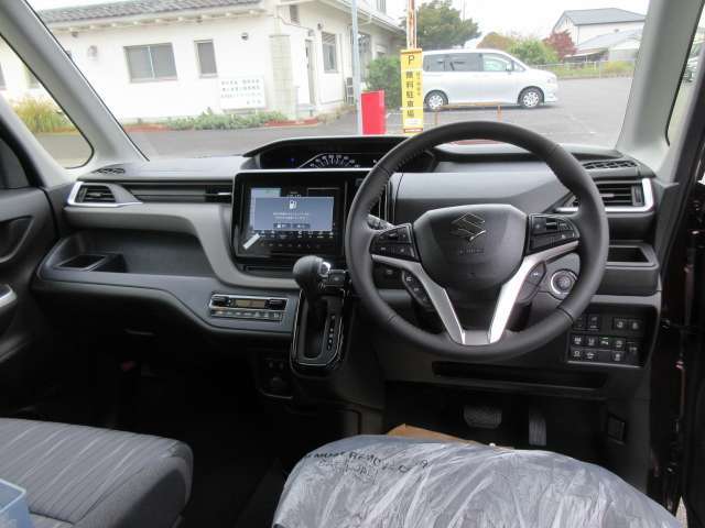 フロントビューが解放的で運転しやすい☆　運転席＆助手席シートヒーター☆　ウォークスルー☆