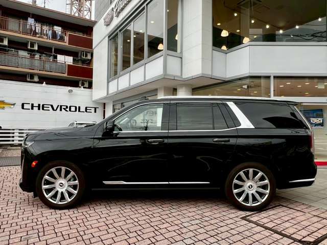 キャデラック エスカレード プラチナム 4WD 2024年 0.8万キロ