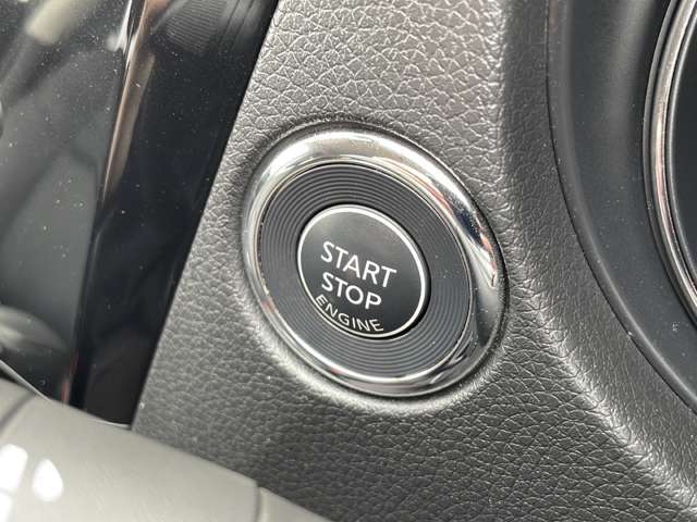 【運転席操作部】快適なドライブを楽しむための機能が装備されています！運転席から触れるので、使いやすいです！除菌プランいれていただくと、さらに清潔で安心していただけます！