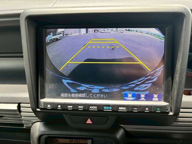 バックカメラが装着されているので駐車時の後方確認に活躍します！