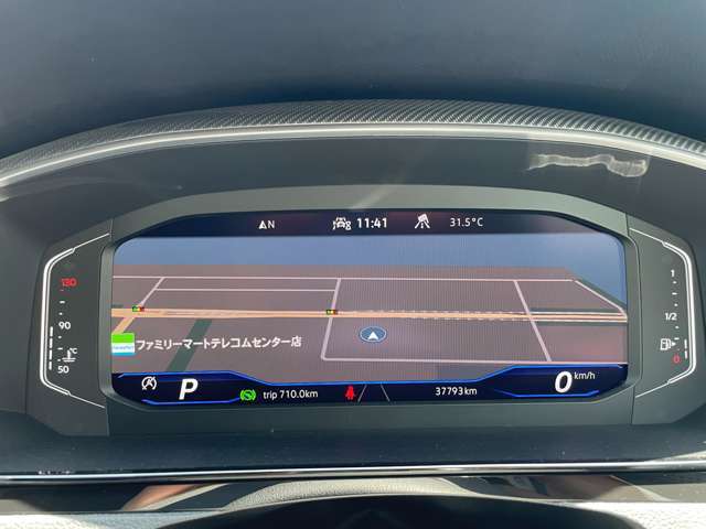 【スピードメーター】『スピードメーター』の画像になります。メーターがシンプルで見やすく運転しやすいですね！