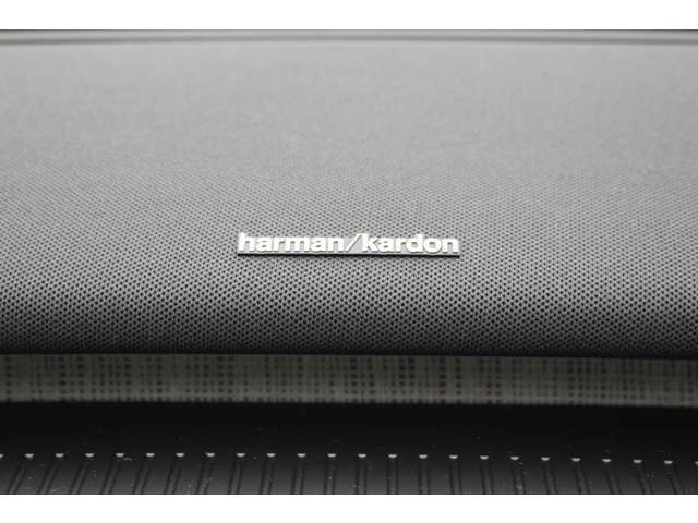ハーマンカードンプレミアムオーディオが装備されています。臨場感あふれる音場でドライブを盛り上げます。